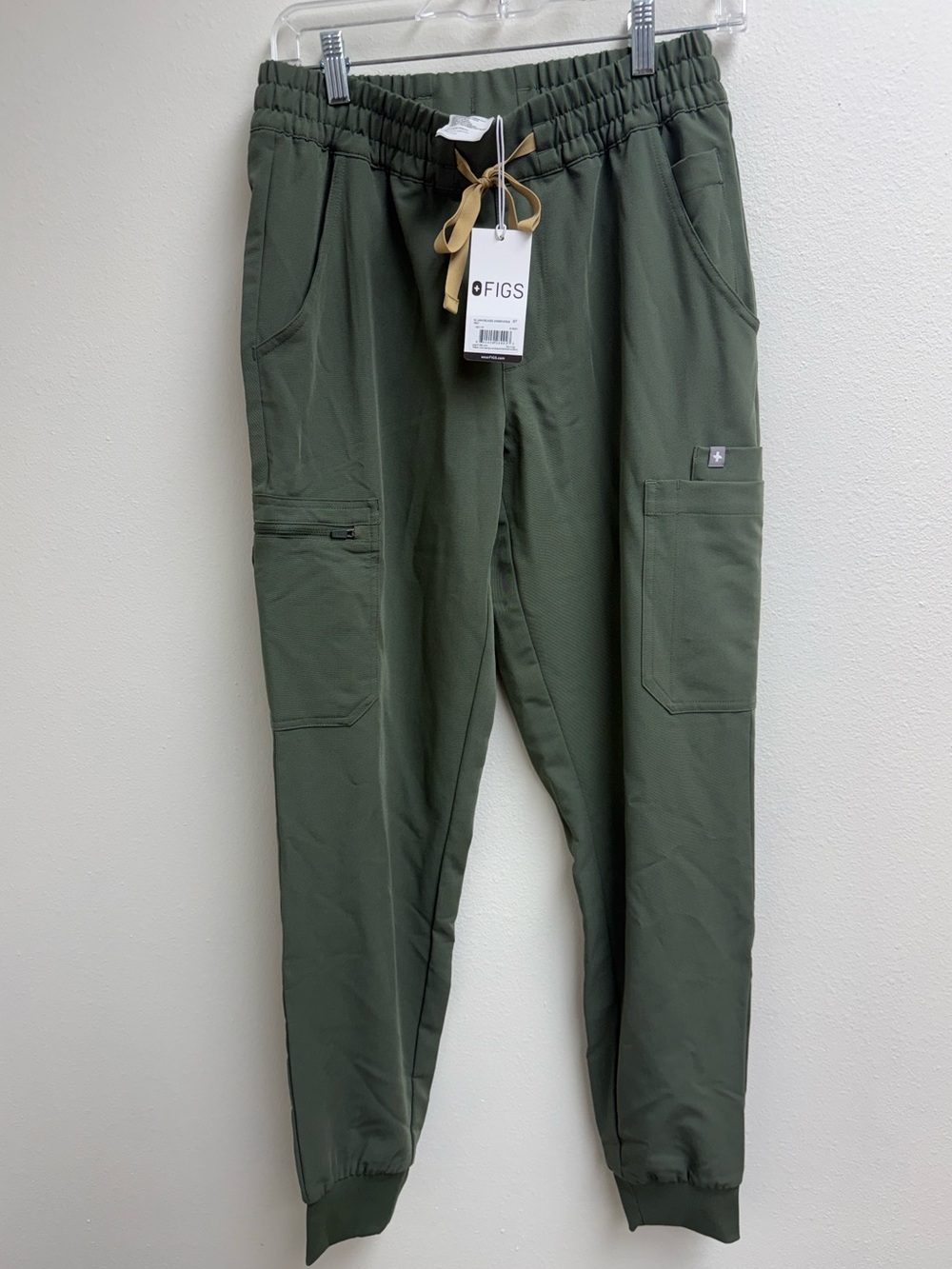 FIGS Women’s Olive Green Relaxed Jogger Scrub